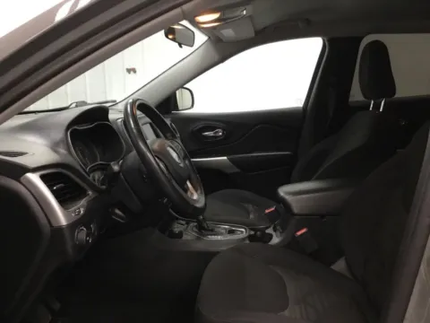 More photos of 2019 Jeep Cherokee Latitude at Gregg Young Abrams Chrysler Dodge Jeep Ram, WI