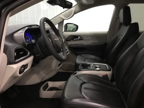 More photos of 2023 Chrysler Pacifica Touring L at Gregg Young Abrams Chrysler Dodge Jeep Ram, WI