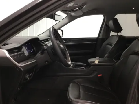 More photos of 2023 Jeep Grand Cherokee L Limited at Gregg Young Abrams Chrysler Dodge Jeep Ram, WI