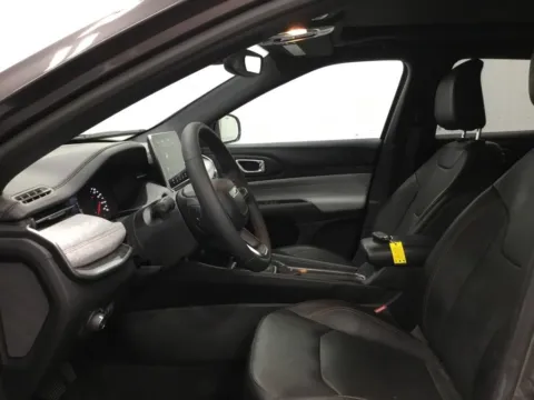 More photos of 2023 Jeep Compass Latitude Lux at Gregg Young Abrams Chrysler Dodge Jeep Ram, WI