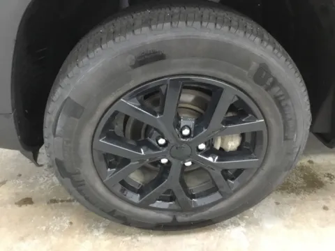 More photos of 2023 Jeep Grand Cherokee Limited at Gregg Young Abrams Chrysler Dodge Jeep Ram, WI