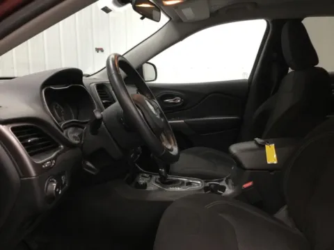 More photos of 2019 Jeep Cherokee Latitude at Gregg Young Abrams Chrysler Dodge Jeep Ram, WI