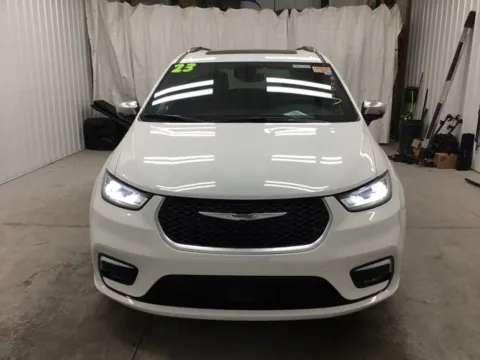 Another view of 2023 Chrysler Pacifica Pinnacle for sale in Abrams, WI at Gregg Young Abrams Chrysler Dodge Jeep Ram