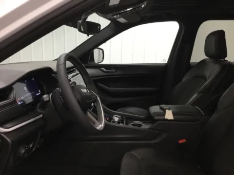 More photos of 2024 Jeep Grand Cherokee L Altitude X at Gregg Young Abrams Chrysler Dodge Jeep Ram, WI