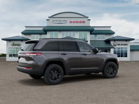 More photos of 2026 Jeep Grand Cherokee Altitude at Gregg Young Abrams Chrysler Dodge Jeep Ram, WI