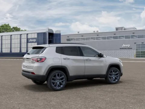 More photos of 2026 Jeep Compass at Gregg Young Abrams Chrysler Dodge Jeep Ram, WI