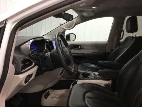 More photos of 2023 Chrysler Pacifica Touring L at Gregg Young Abrams Chrysler Dodge Jeep Ram, WI