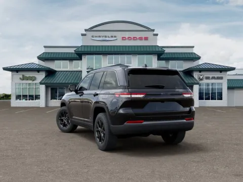 More photos of 2026 Jeep Grand Cherokee Altitude at Gregg Young Abrams Chrysler Dodge Jeep Ram, WI