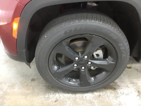 More photos of 2023 Jeep Grand Cherokee Altitude X at Gregg Young Abrams Chrysler Dodge Jeep Ram, WI