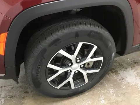 More photos of 2024 Jeep Grand Cherokee L Limited at Gregg Young Abrams Chrysler Dodge Jeep Ram, WI