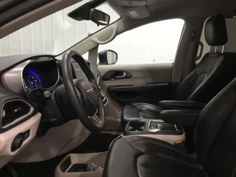 More photos of 2023 Chrysler Pacifica Touring L at Gregg Young Abrams Chrysler Dodge Jeep Ram, WI