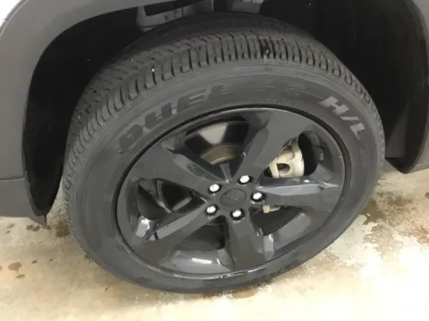 More photos of 2023 Jeep Grand Cherokee L Altitude at Gregg Young Abrams Chrysler Dodge Jeep Ram, WI