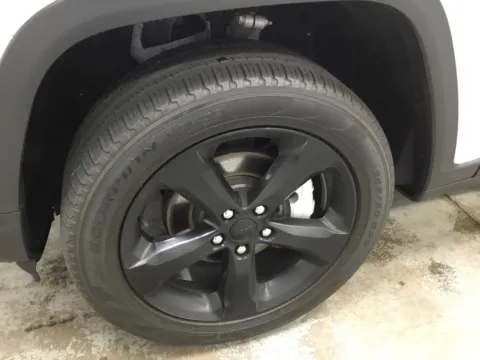 More photos of 2023 Jeep Grand Cherokee Limited at Gregg Young Abrams Chrysler Dodge Jeep Ram, WI