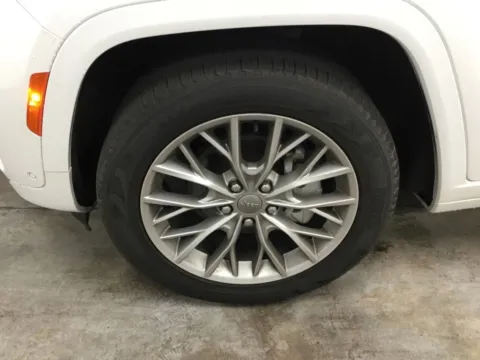 More photos of 2023 Jeep Grand Cherokee Summit at Gregg Young Abrams Chrysler Dodge Jeep Ram, WI