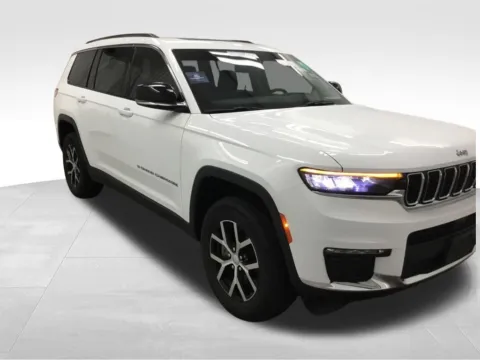 More photos of 2023 Jeep Grand Cherokee L Limited at Gregg Young Abrams Chrysler Dodge Jeep Ram, WI