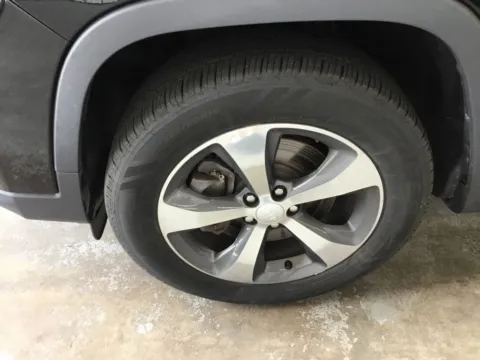 More photos of 2019 Jeep Cherokee Limited at Gregg Young Abrams Chrysler Dodge Jeep Ram, WI