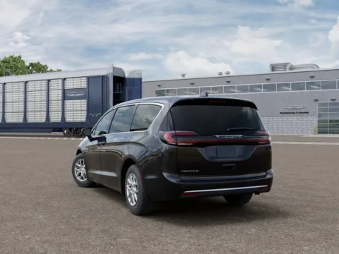 More photos of 2027 Chrysler Pacifica Select at Gregg Young Abrams Chrysler Dodge Jeep Ram, WI