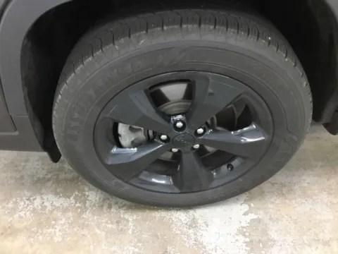 More photos of 2019 Jeep Cherokee Altitude at Gregg Young Abrams Chrysler Dodge Jeep Ram, WI