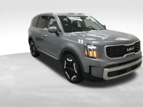 More photos of 2025 Kia Telluride S at Gregg Young Abrams Chrysler Dodge Jeep Ram, WI