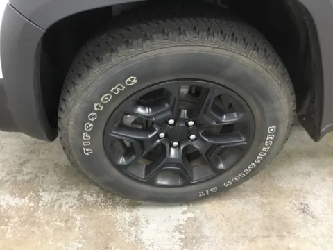 More photos of 2021 Jeep Cherokee Trailhawk at Gregg Young Abrams Chrysler Dodge Jeep Ram, WI