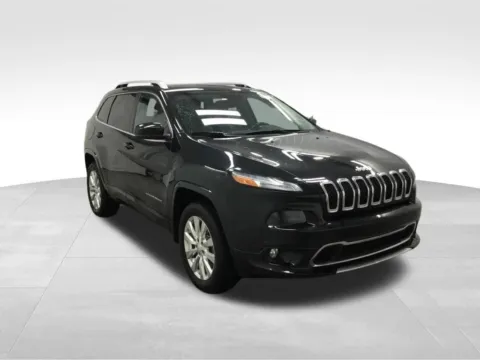 Another view of 2018 Jeep Cherokee Overland for sale in Abrams, WI at Gregg Young Abrams Chrysler Dodge Jeep Ram