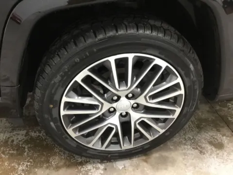 More photos of 2022 Jeep Compass Limited at Gregg Young Abrams Chrysler Dodge Jeep Ram, WI