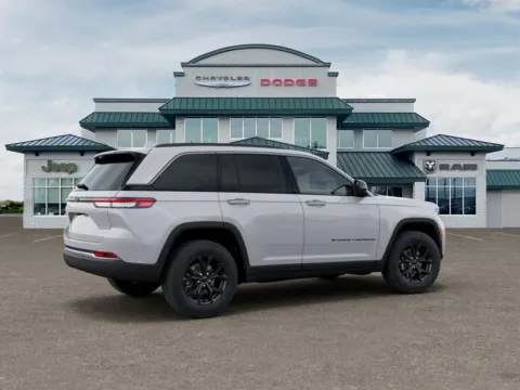 More photos of 2026 Jeep Grand Cherokee Altitude at Gregg Young Abrams Chrysler Dodge Jeep Ram, WI