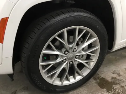 More photos of 2023 Jeep Grand Cherokee Summit at Gregg Young Abrams Chrysler Dodge Jeep Ram, WI