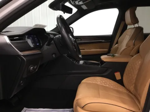 More photos of 2023 Jeep Grand Cherokee Summit at Gregg Young Abrams Chrysler Dodge Jeep Ram, WI