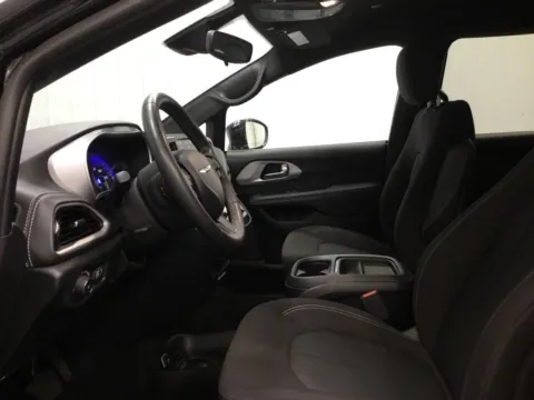 More photos of 2024 Chrysler Pacifica Touring at Gregg Young Abrams Chrysler Dodge Jeep Ram, WI