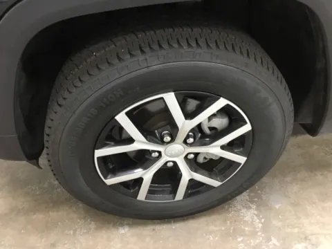 More photos of 2025 Jeep Grand Cherokee Limited at Gregg Young Abrams Chrysler Dodge Jeep Ram, WI