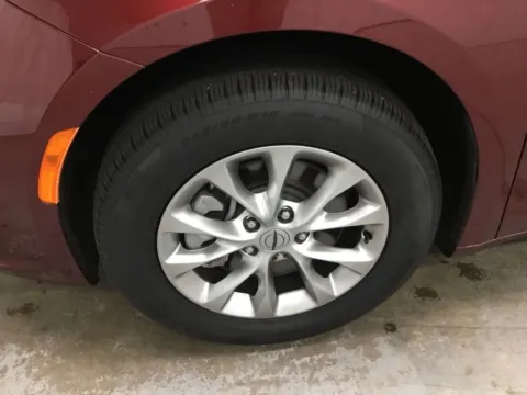 More photos of 2023 Chrysler Pacifica Touring L at Gregg Young Abrams Chrysler Dodge Jeep Ram, WI