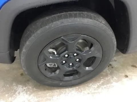 More photos of 2023 Jeep Compass Trailhawk at Gregg Young Abrams Chrysler Dodge Jeep Ram, WI