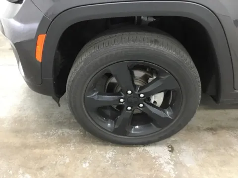 More photos of 2023 Jeep Grand Cherokee Altitude X at Gregg Young Abrams Chrysler Dodge Jeep Ram, WI