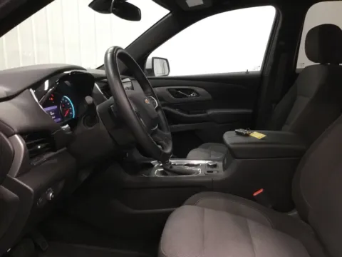 More photos of 2023 Chevrolet Traverse LT at Gregg Young Abrams Chrysler Dodge Jeep Ram, WI