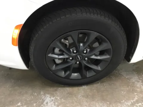 More photos of 2021 Chrysler Pacifica Touring L at Gregg Young Abrams Chrysler Dodge Jeep Ram, WI