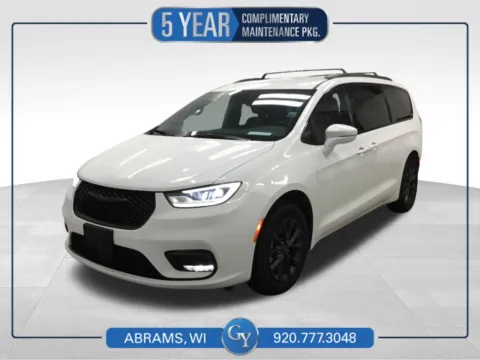 White 2021 Chrysler Pacifica Touring L for sale in Abrams, WI