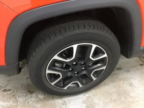 More photos of 2020 Jeep Compass Trailhawk at Gregg Young Abrams Chrysler Dodge Jeep Ram, WI