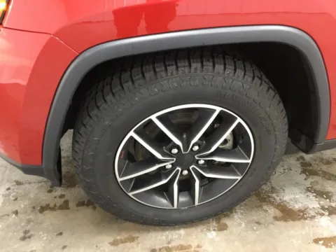 More photos of 2021 Jeep Grand Cherokee Trailhawk at Gregg Young Abrams Chrysler Dodge Jeep Ram, WI