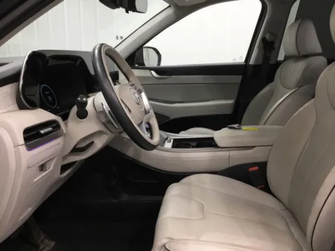 More photos of 2024 Hyundai Palisade Calligraphy at Gregg Young Abrams Chrysler Dodge Jeep Ram, WI