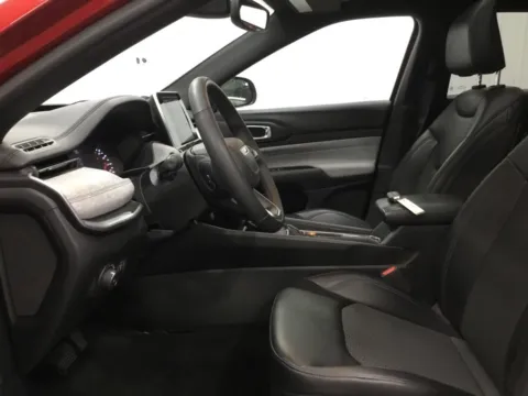 More photos of 2025 Jeep Compass Latitude at Gregg Young Abrams Chrysler Dodge Jeep Ram, WI