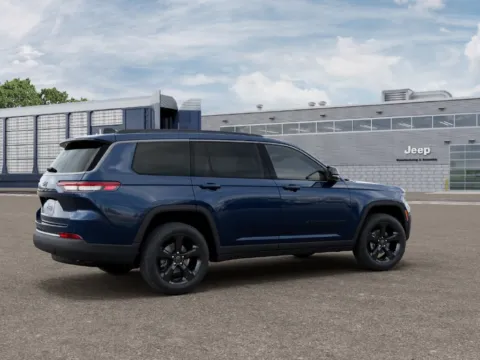More photos of 2027 Jeep Grand Cherokee L Limited at Gregg Young Abrams Chrysler Dodge Jeep Ram, WI
