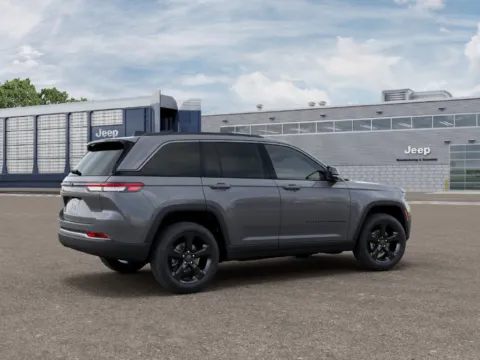 More photos of 2027 Jeep Grand Cherokee Limited at Gregg Young Abrams Chrysler Dodge Jeep Ram, WI