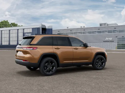 More photos of 2027 Jeep Grand Cherokee Limited at Gregg Young Abrams Chrysler Dodge Jeep Ram, WI