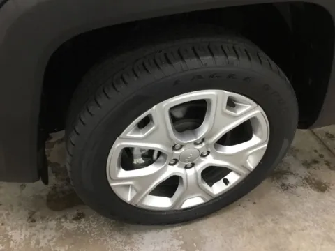 More photos of 2023 Jeep Renegade Limited at Gregg Young Abrams Chrysler Dodge Jeep Ram, WI