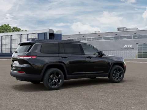 More photos of 2027 Jeep Grand Cherokee L Limited at Gregg Young Abrams Chrysler Dodge Jeep Ram, WI