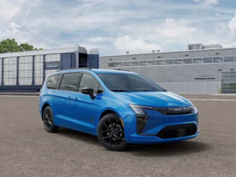 More photos of 2027 Chrysler Pacifica Select at Gregg Young Abrams Chrysler Dodge Jeep Ram, WI