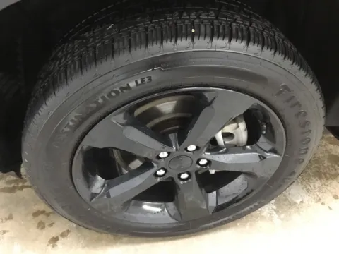 More photos of 2023 Jeep Grand Cherokee L Altitude at Gregg Young Abrams Chrysler Dodge Jeep Ram, WI