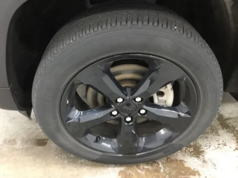 More photos of 2023 Jeep Grand Cherokee L Altitude at Gregg Young Abrams Chrysler Dodge Jeep Ram, WI