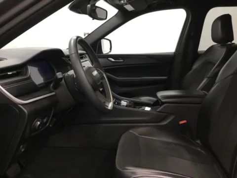 More photos of 2023 Jeep Grand Cherokee L Altitude at Gregg Young Abrams Chrysler Dodge Jeep Ram, WI